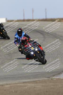 media/Nov-26-2023-TrackDaz (Sun) [[64ad8cfd8f]]/Mock Race/Outside Grapevine/